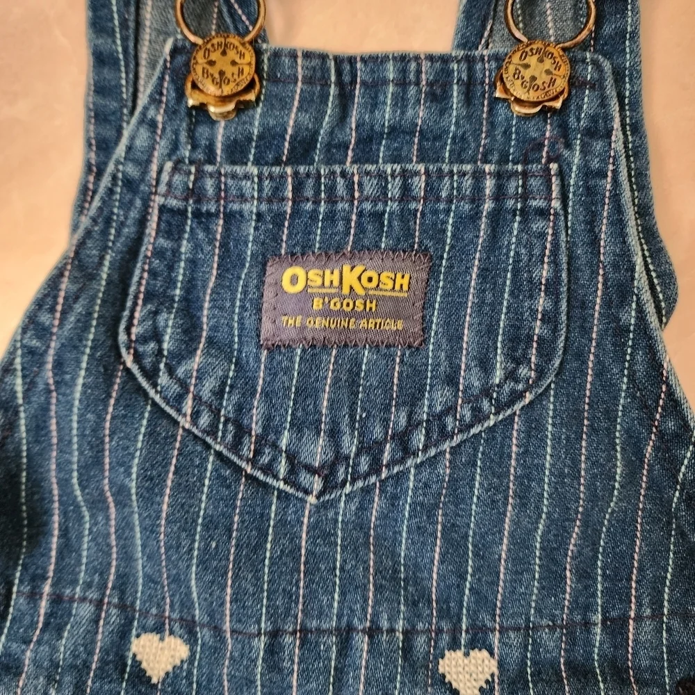 OSHKOSH B'GOSH x VINTAGE sanforized vestbak overalls in dark wash denim hearts‎